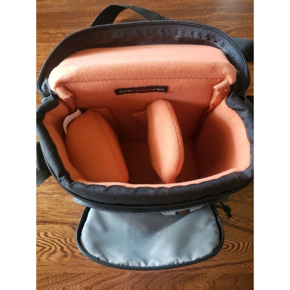 Lowepro LP 140 Adventura Small Camera Bag Black Case With Shoulder Strap - Picture 3 of 9